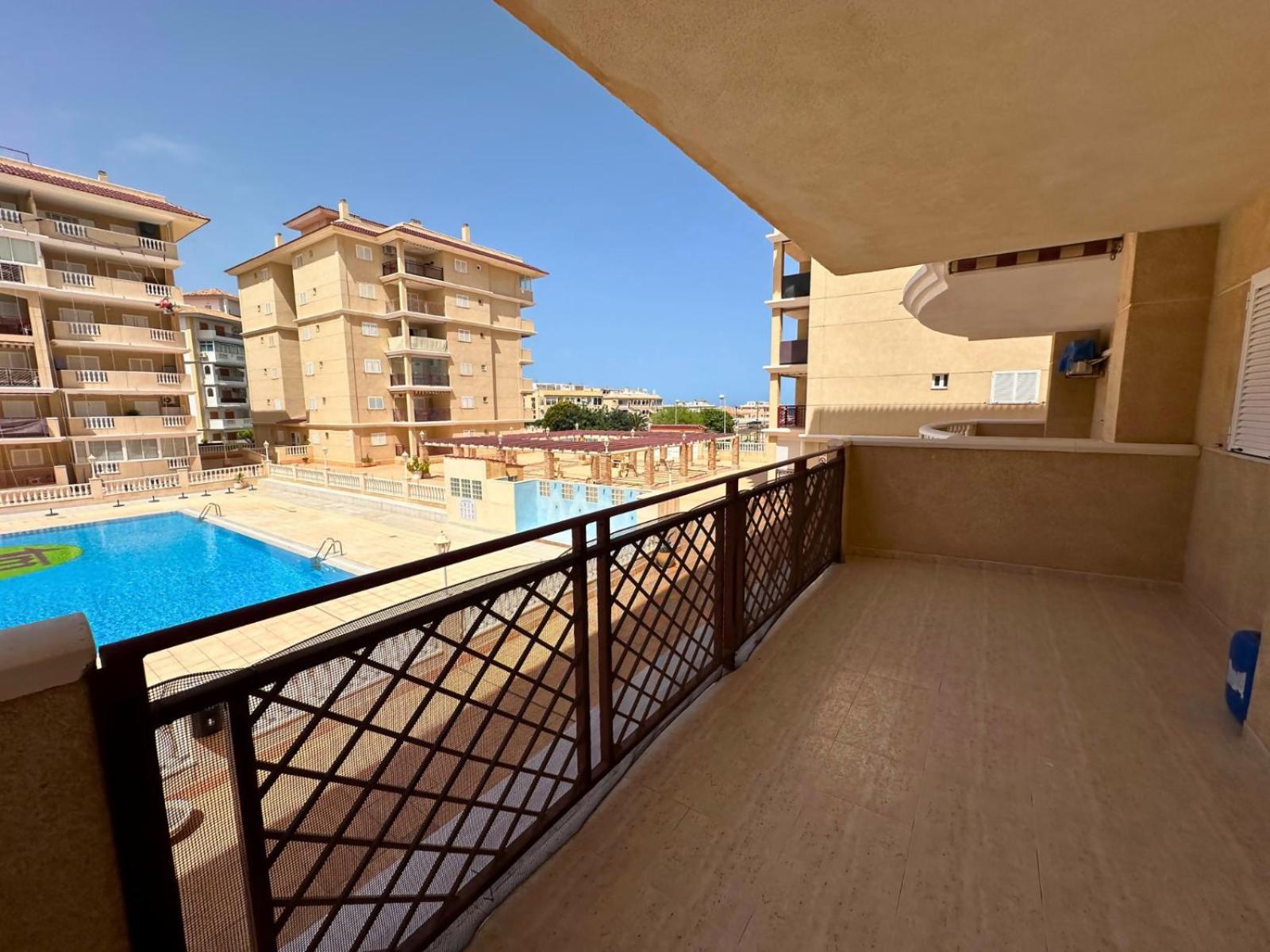 Cipres 4 Apartamento En Urbanizacion Con Piscina 托雷维耶哈 外观 照片