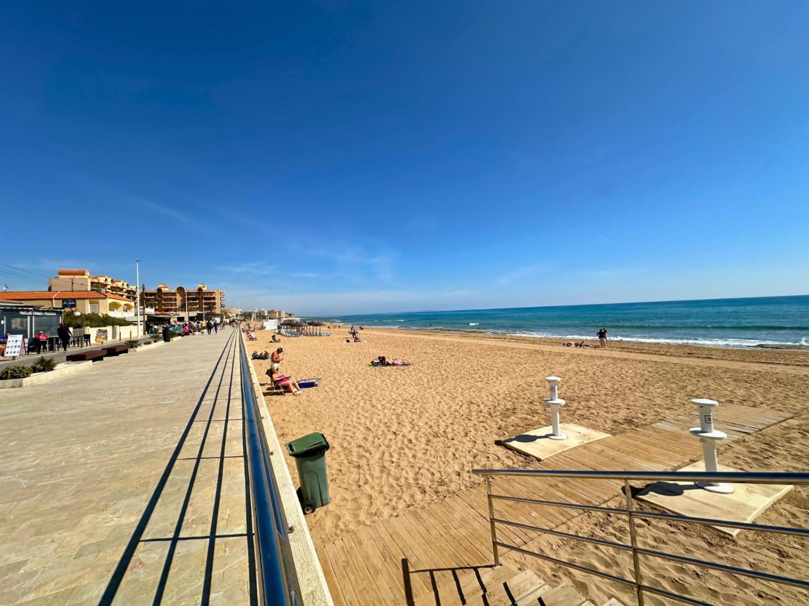 Cipres 4 Apartamento En Urbanizacion Con Piscina 托雷维耶哈 外观 照片